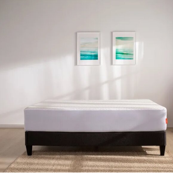 Never Used! Layla Cooling Mattress Protector – Queen - Picture 3 of 4